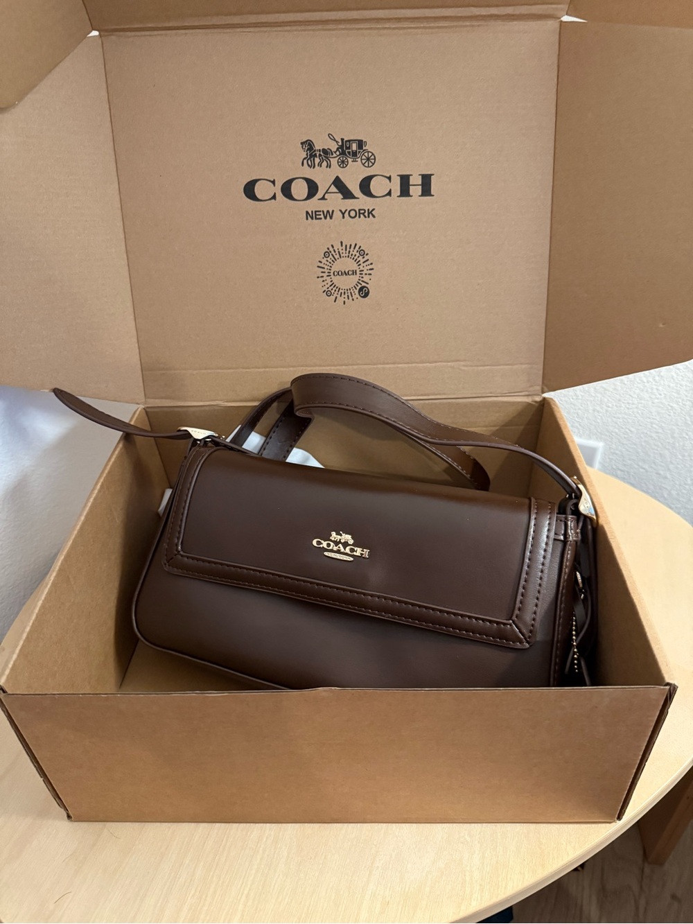 Coach New York Brown Leather Shoulder Bag - Picture 2 of 7